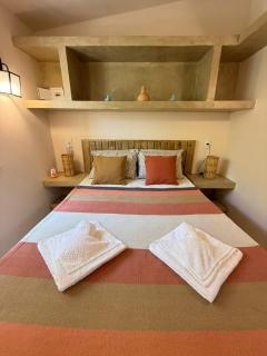 Container Vermelho na beira do rio e a poucos metros do mar com cozinha completo em mogiquiçaba bahia - 8