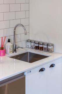 Classic Charm Meets Modern Comfort plus parking - 7