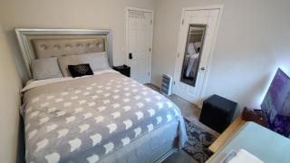 Kings Private Room Shared Bath C - 7