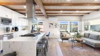 Mission Point 2 by AvantStay Mission Beach Home w Large Balcony Steps to Beach - 3