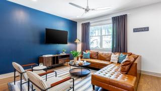 Waverly by AvantStay Nashville-Inspired Townhome w Luxury Kitchen Pool Table - 3