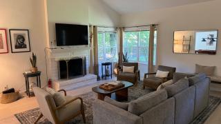 Elegant Wine Country Retreat with Pool Fireplace Scenic Deck Views - 3