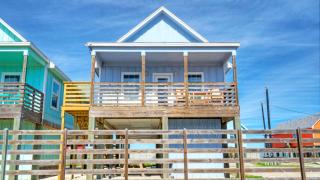 Waterfront Shared Pool w Bay Views Boat Dock Oscars Lodge by AvantStay - 9