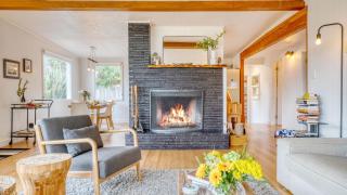 Four Bears by AvantStay Walk to Beach Hot Tub Ocean View - Arch Cape - 7