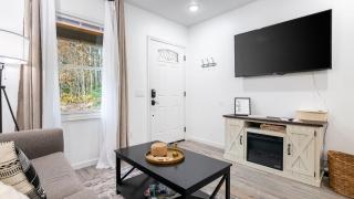 Bear’s Place by AvantStay Cozy Mountain Cabin in Brevard Firepit - 6