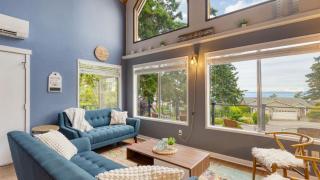 Polnell Point Lookout by AvantStay Water Views Hot Tub Large Patio - 3