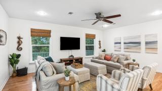 Dolphin Days by AvantStay Pool 0.2mi to Beach - 3