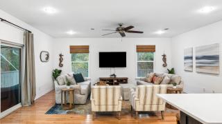 Dolphin Days by AvantStay Pool 0.2mi to Beach - 5