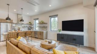 Aerie Modern 4 Unit Buyout 4 Units w Hot Tub Mountain Views Near Downtown - 3