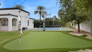 Sleeps 19 7BDR Estate Sports Court Putting Green Pool Farrier by AvantStay - 8