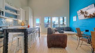 Sleeps 26 2 Homes w Waterfront Pool Boat Dock Laguna Village Escape - 3