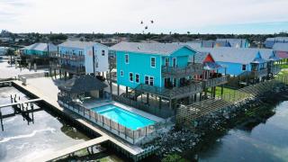 2 Homes Sleeps 16 Shared PoolBoat Dock Laguna Village Serenity by AvantStay - 5