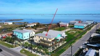 6BDR Balcony w Bay View Shared Pool Boat Dock Keeper Red by AvantStay - 8