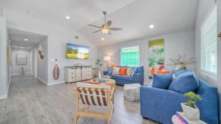 Sleeps 21 2 Homes Private Pool Patio Lounge w Fire Pit Bar TV Games - 5