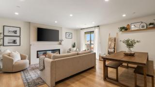 Modern 5BDR Mins to Sunset Cliffs Ocean Beach Point View Luxe by AvantStay - 2