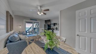 Weekender by AvantStay Gorgeous BEACH FRONT Home w Ocean View - Destin - 7