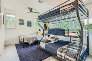 Central Austin Pet Friendly Compound w/Lap Pool - 6