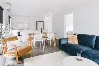 King Bed, 3 Beds, 2 bath, Sleeps 6 - 0