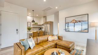 2 Units Minutes to Old Bend Deck Hot Tub 1204 Skyline Ranch by AvantStay - 1