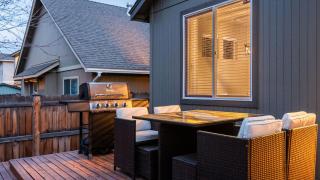 Old Mill Getaway by AvantStay - Bend - 5