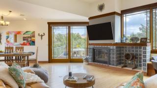 Pool Table Hot Tub Scenic Views Cathedral View by Avantstay - 5