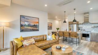 1123 Aerie Buyout 2 Units 5BDR w Hot Tub Mins to Old Bend - 9