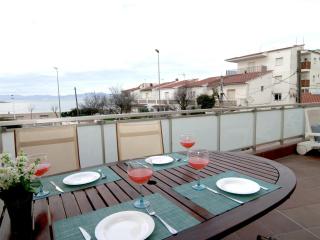 Apartamento con balcón, aire acondicionado, Wi-Fi, cerca de la playa - HISP-7-36 - 0