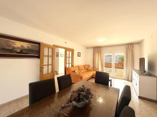 Gran Casa con Piscina Privada, WiFi y Barbacoa a 15min de la Playa - HISP-7-13 - 2