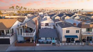 Surfrider I by AvantStay Walk to the Beach Patio - 0