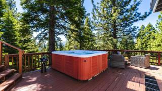 Sparrow by AvantStay Modern Mountain Retreat w Hot Tub Pool Table Games - Truckee - 9