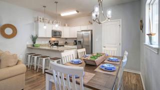 Sleeps 29 3 Homes Beachside Resort Pool Walk to the Beach - 1