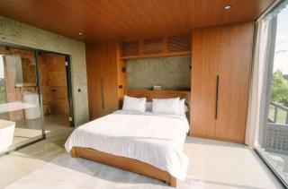 Luxury 3BR Townhouse - 9