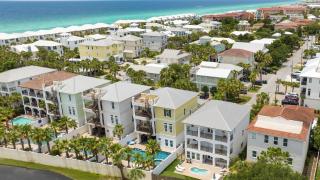 Sleeps 20 Private Pool Putting Green Walk to Beach Vitamin Sea by AvantStay - 8