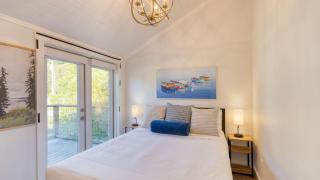 Cozy Whidbey Island Stay Steps to the beach Fireplace BBQ Near Trails - 2