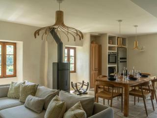 Beautiful Family Home With Pool Near Pigna - 4