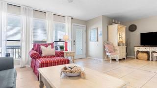 Steps to the Beach Pool Tennis Putting Green Southwinds H12 by AvantStay - 3