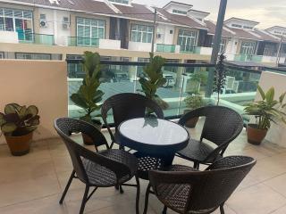 Sentosa Grand Homestay - 1