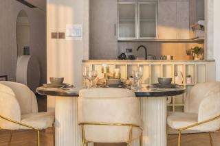 Fountain & Opera Views 1 Bedroom Apartment with Balcony - 2