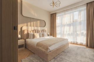 Fountain & Opera Views 1 Bedroom Apartment with Balcony - 4