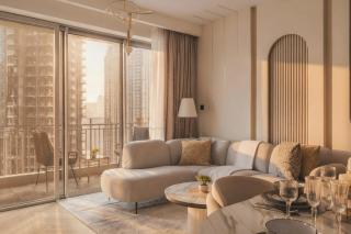 Fountain & Opera Views 1 Bedroom Apartment with Balcony - 0
