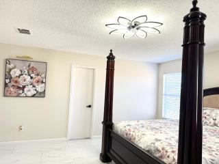 Cozy Family Vacation Home - 9