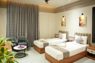 Hotel Regency Grand - 9