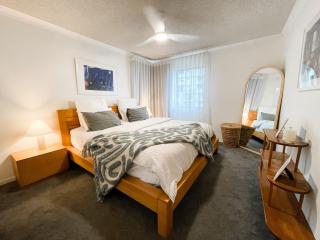 Stunning Ocean Views 300m from Kings Beach - 9