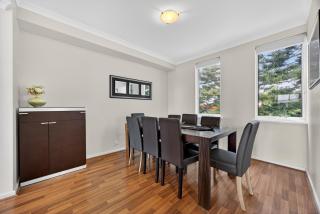 Serene 2-Bed Apartment by the Canal - 3