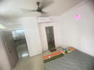 Budget Friendly 2BHK AC Washer WiFi Kitchen - 1