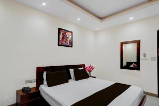 Collection O Bus Terminal Haldwani Formerly Moti Tower - 1