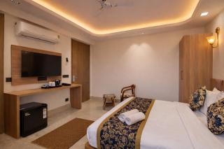 Hotel Siganture A Luxury Hotel At Golf Course Road Gurgaon - 1