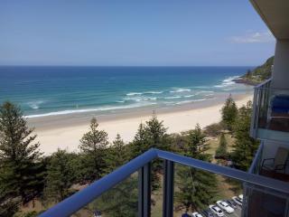 Pacific Regis Beachfront Holiday Apartments - Gold Coast - 5