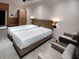 Palette Hotel and Resort Pandharpur Bus Terminal - 9