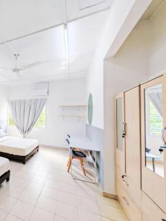 Spacious 9 Rooms house 23paxQbay MallSpice Arena - 8